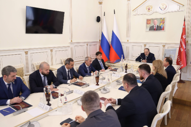 Сергей Меликов встретился с дагестанцами – участниками федерального кадрового резерва и программы «Время Героев»