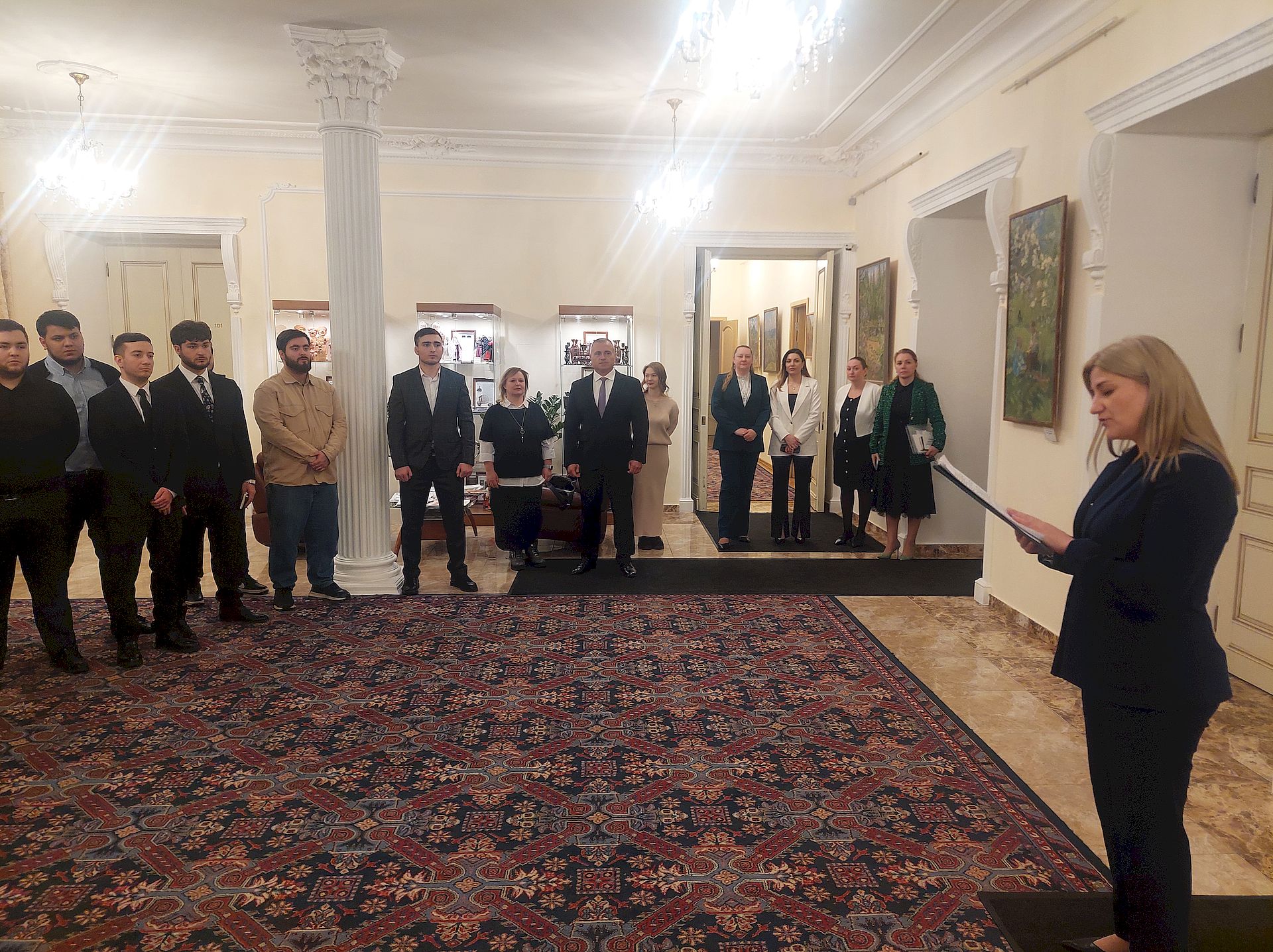 В Постпредстве Дагестана прошла церемония награждения родственников народного художника Дагестана К.Ф. Власовой