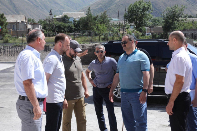 Сергей Меликов проинспектировал строительство социальных объектов в селе Ахты