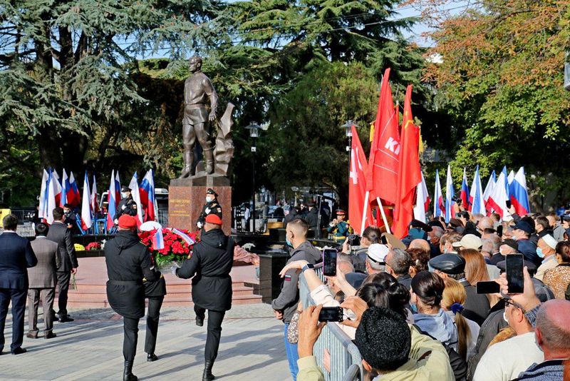 К 100-летию Амет-Хана Султана