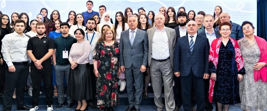 В Первом Московском государственном медицинском университете им. И.М. Сеченова прошел вечер, посвященный 100-летию Р. Гамзатова