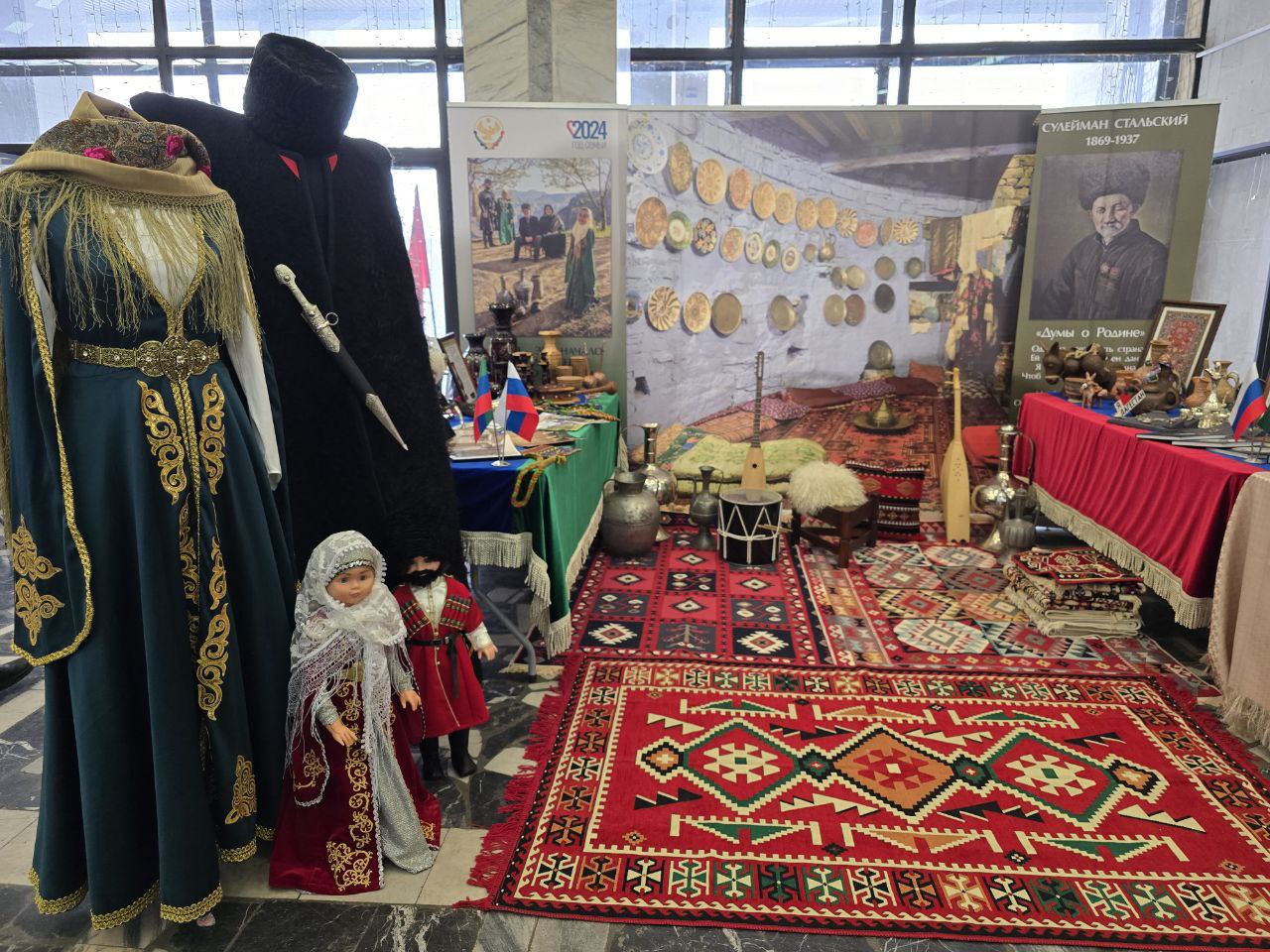 Стенд Республики Дагестан стал самым красочным на Фестивале «Дружба народов»
