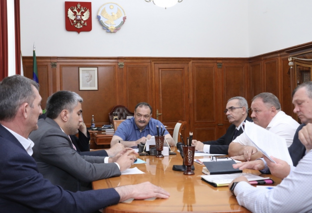 Сергей Меликов провел совещание по проблемным вопросам рыбной отрасли