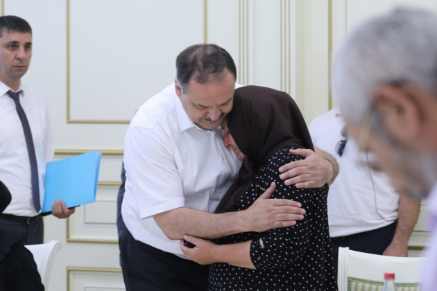 Сергей Меликов заверил семьи погибших дагестанских военнослужащих во всесторонней поддержке