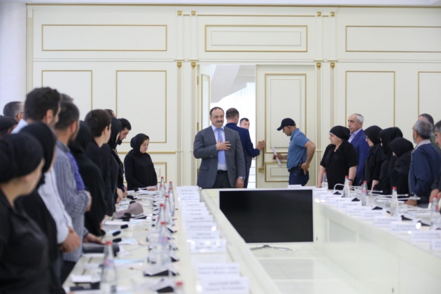 Сергей Меликов провел встречу с семьями погибших в Украине военнослужащих