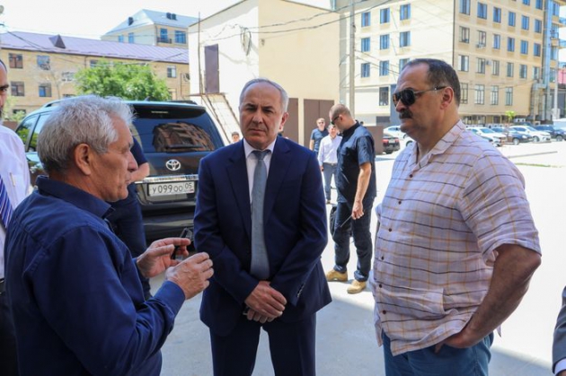 Сергей Меликов ознакомился с ситуацией в части закупки жилья для детей-сирот в Избербаше