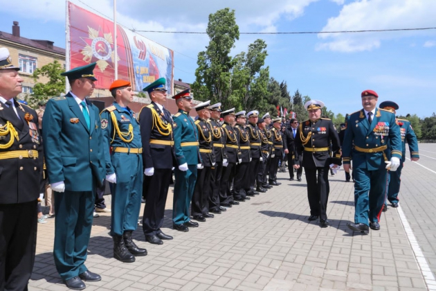В Дагестане прошел торжественный парад в ознаменование 77-й годовщины Великой Победы