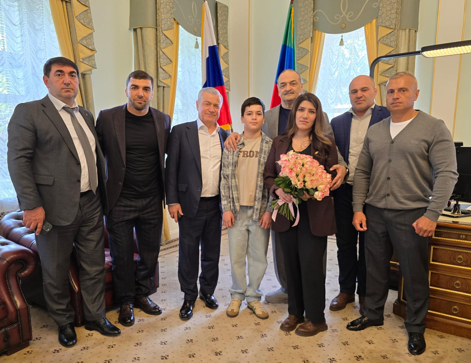 Глава Республики Дагестан Сергей Алимович Меликов встретился с дагестанским школьником Амиром Абачевым, совершившим героический поступок