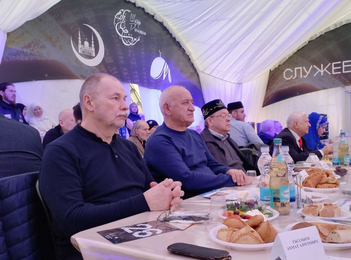 Представители Постпредства Дагестана приняли участие в благотворительном ифтаре Республики Татарстан в «Шатре Рамадана»