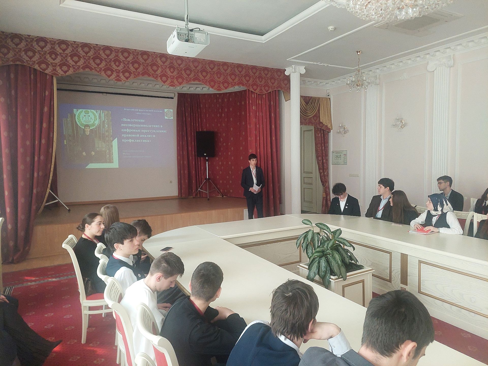 Постпредство Дагестана радушно приняло делегацию дагестанских школьников – участников проекта «Шаг в будущее»