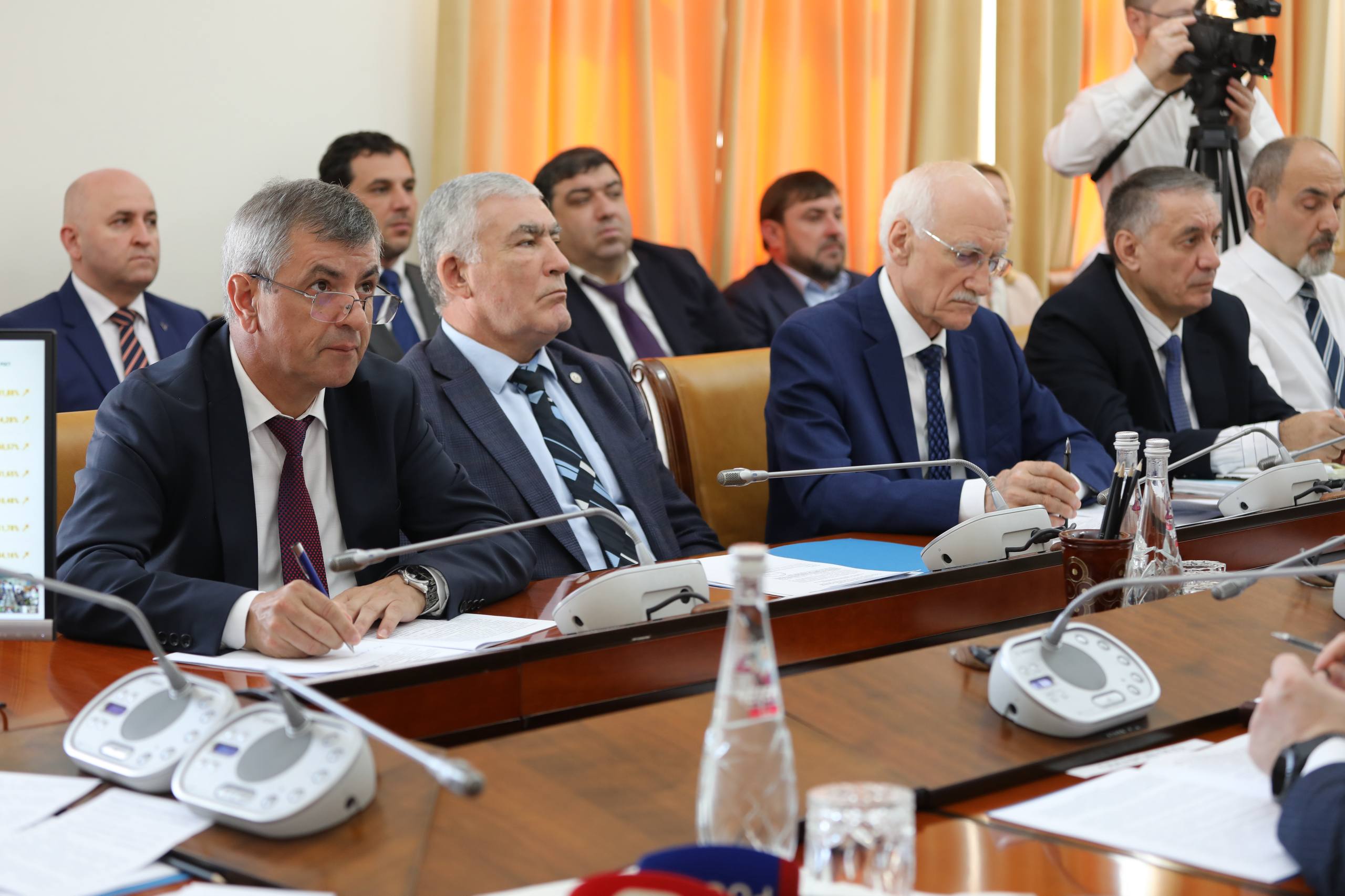 Магомед Рамазанов провел заседание оперативного штаба