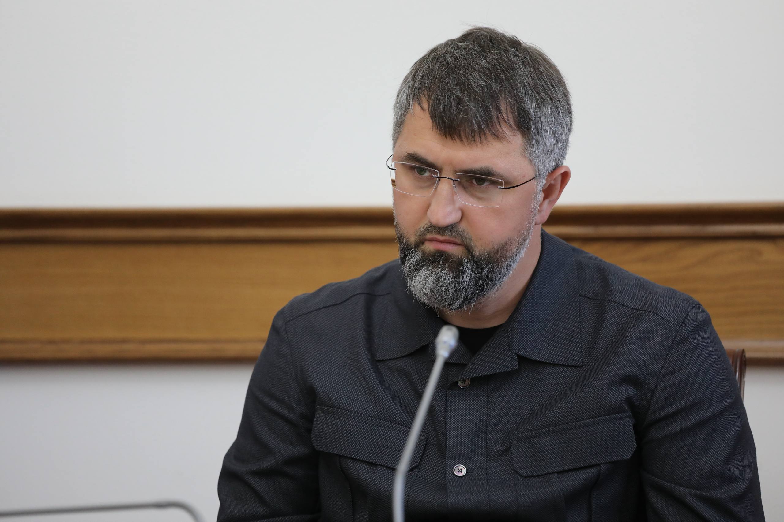 «Говорить о бессилии нельзя»: Рамазанов оценил работу УФАС Дагестана по ситуации с ценами на бензин