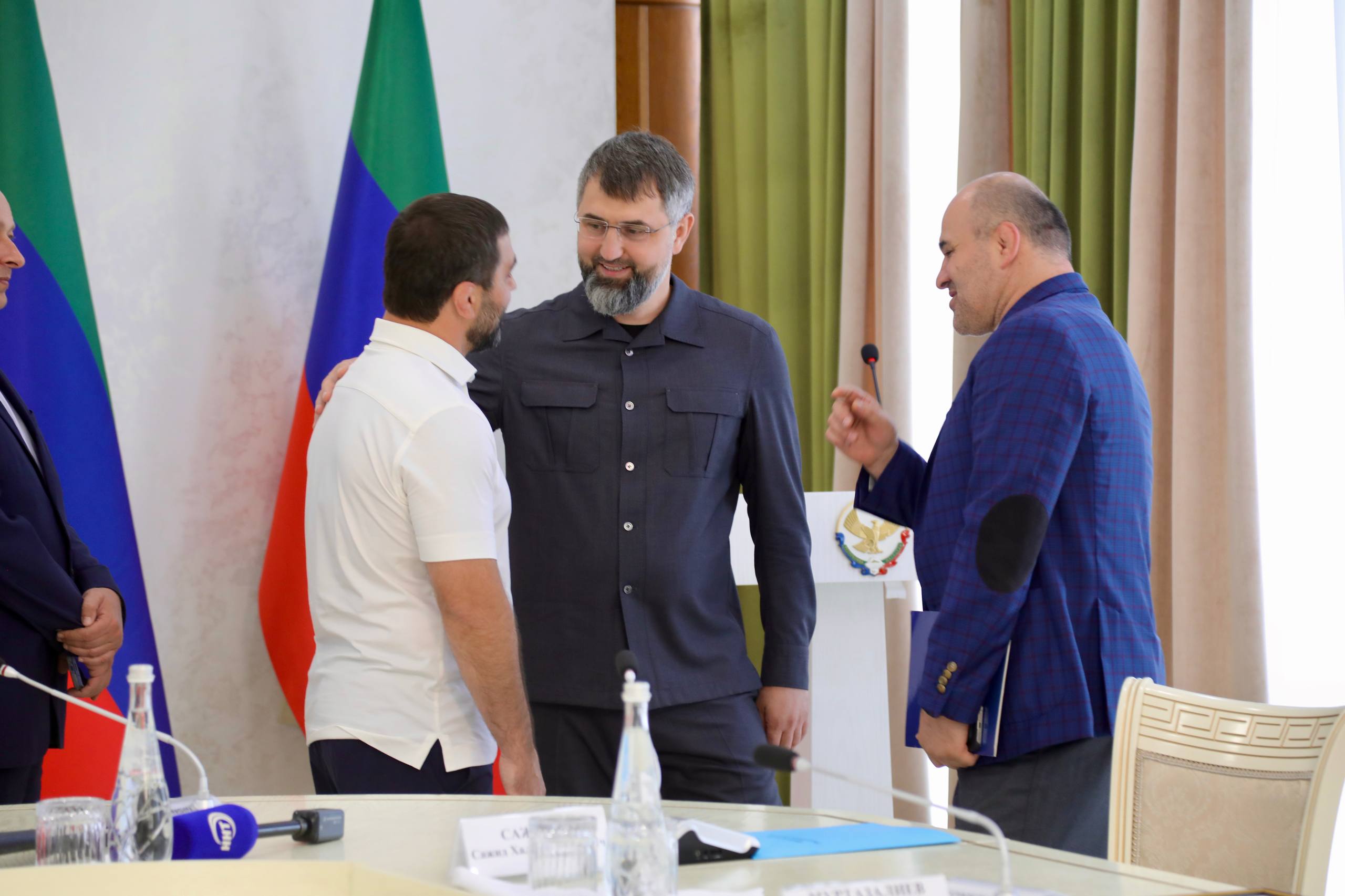 Магомед Рамазанов вручил награды дагестанским вольникам-призерам Чемпионата России
