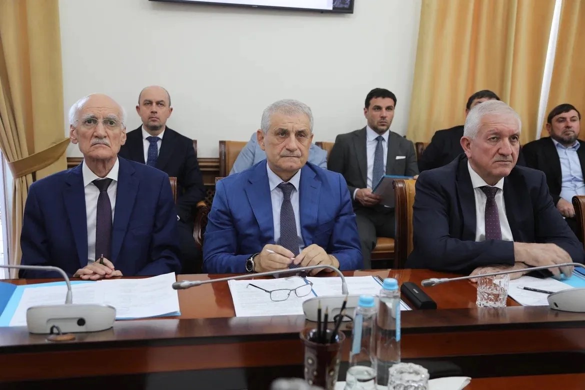 Магомед Рамазанов — органам власти: не занимайтесь отписками, решайте проблемы людей
