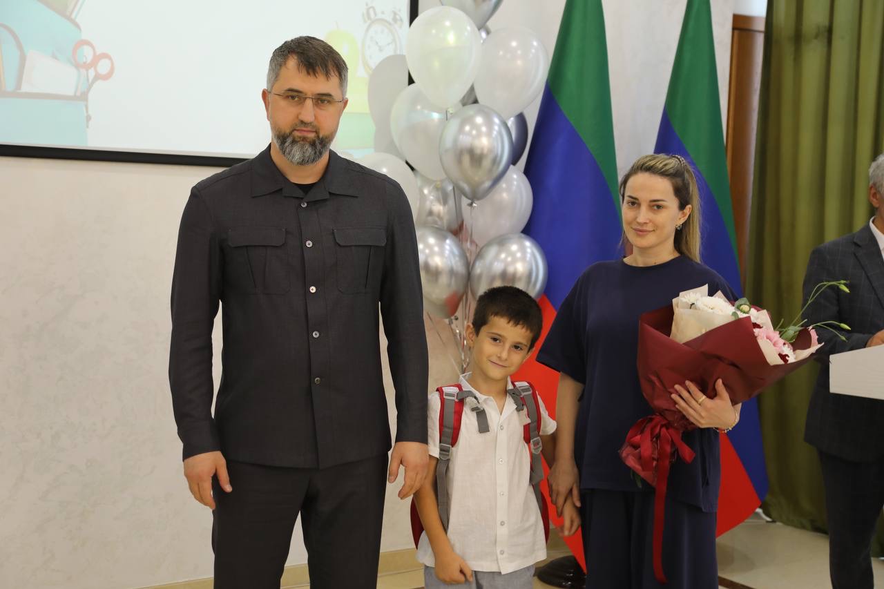 Магомед Рамазанов присоединился к акции «Собери ребенка в школу»