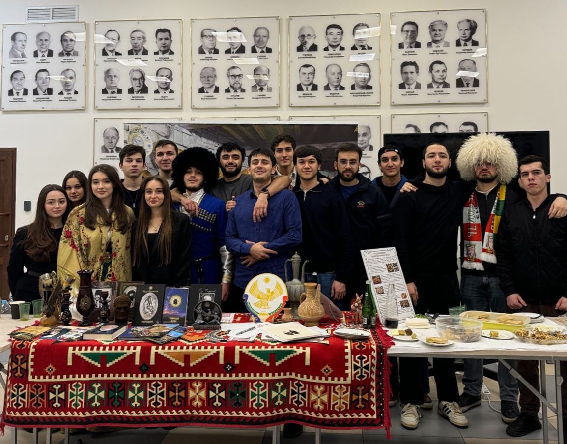 Студенты-дагестанцы университета имени И.М. Губкина представили экспозицию Республики Дагестан в рамках недели национальных культур