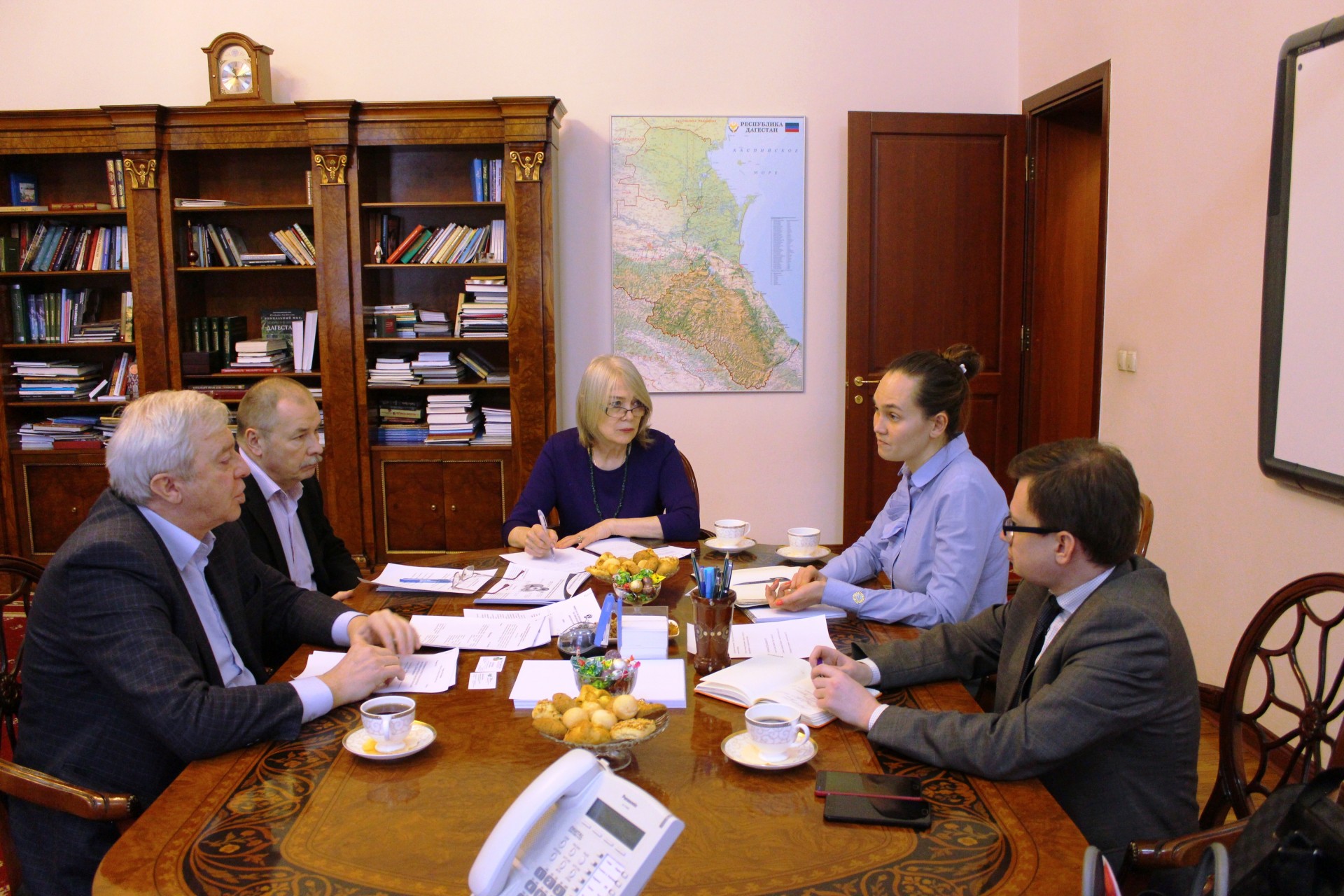 В Постпредстве РД рассмотрен вопрос реализации инвестиционных проектов на основе проектного финансирования ПАО «Сбербанка России».