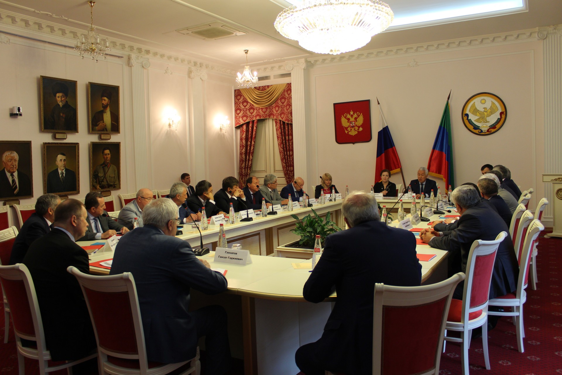 Врио Главы РД В. Васильев встретился в г. Москве с дагестанцами - депутатами Госдумы и бизнесменами.