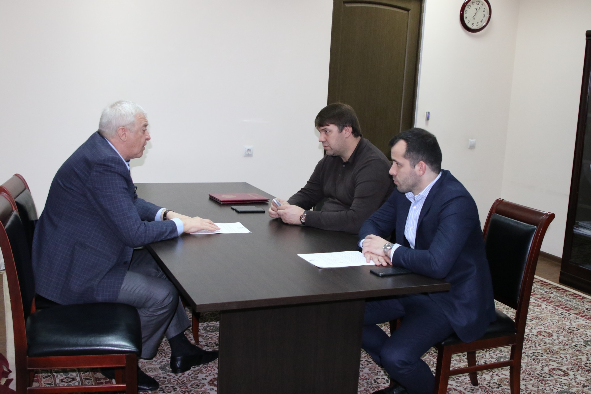 В Минтуризме РД обсудили вопросы взаимодействия с Постпредством Дагестана в Москве