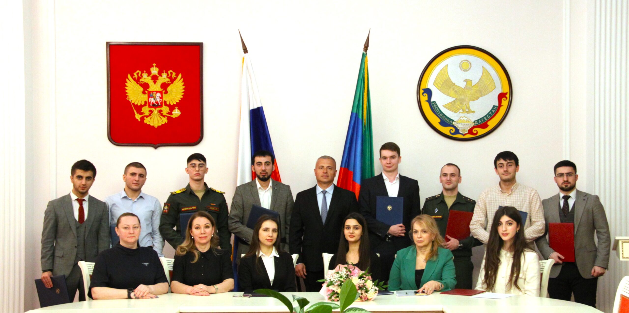 Награждение студентов – стипендиатов Фонда им. Гаджи Махачева и Фонда социально-экономических инициатив «Содружество»