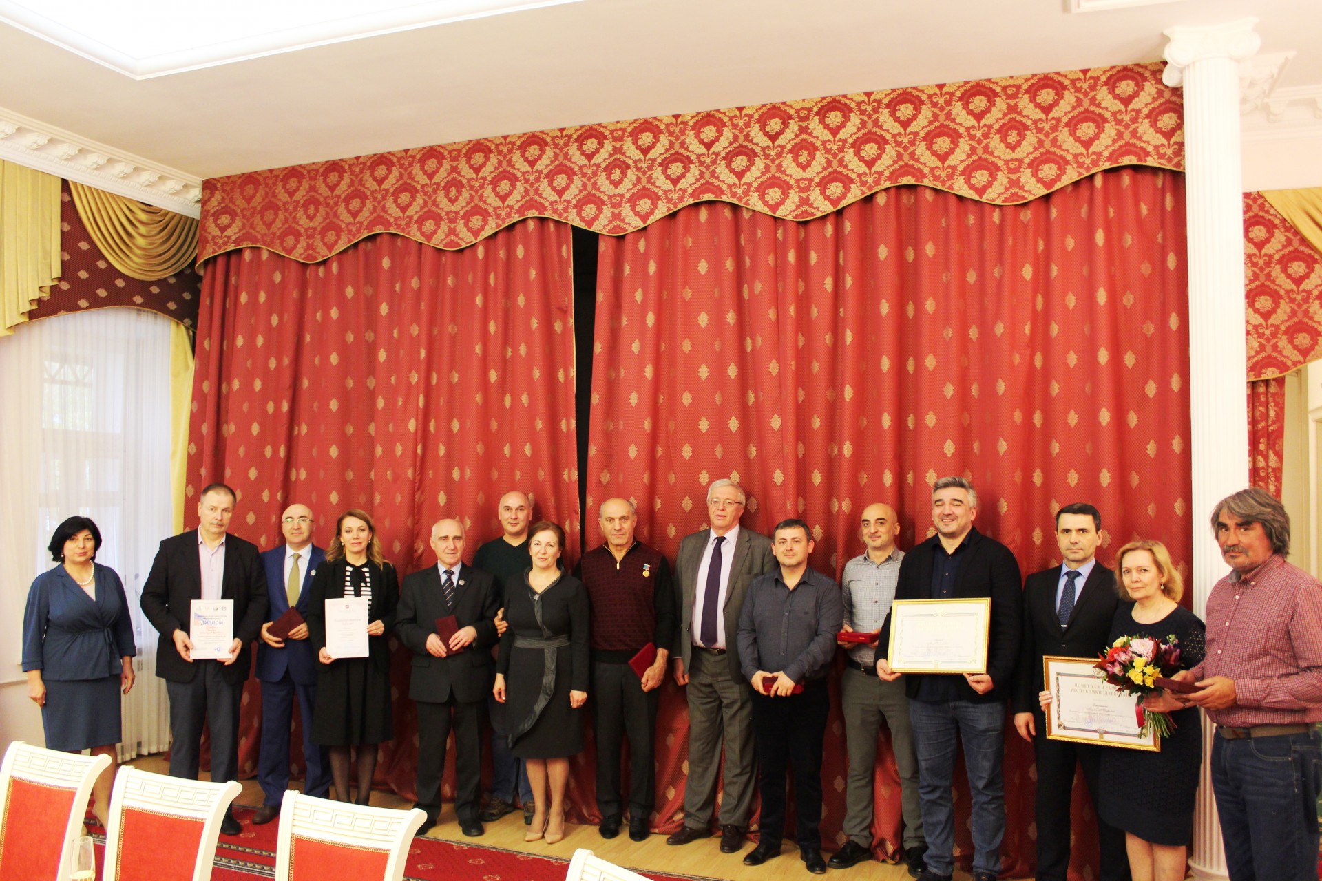 За заслуги перед Республикой