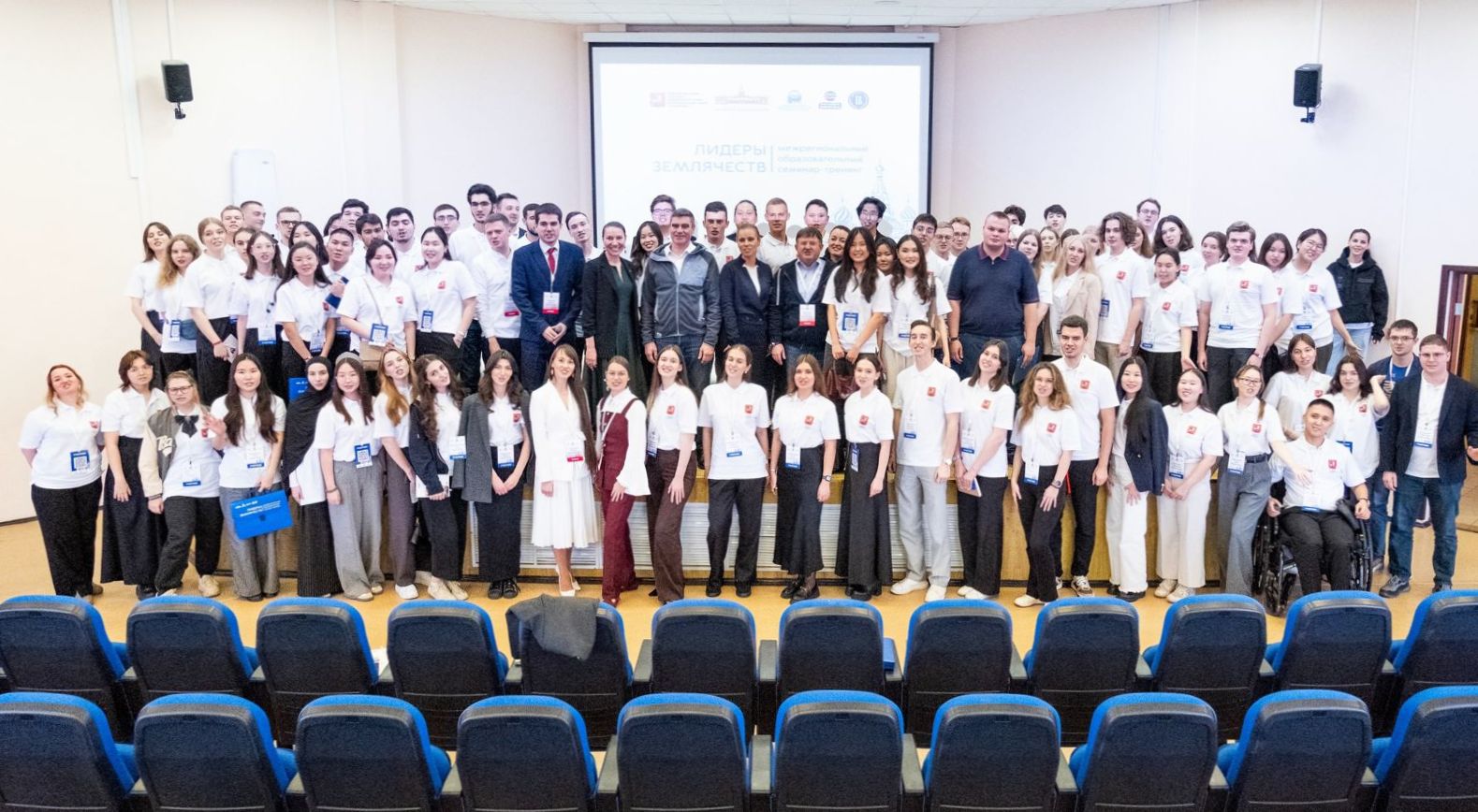 Студенты из Дагестана успешно представили свои проекты на межрегиональном образовательном семинаре-тренинге «Лидеры землячеств»