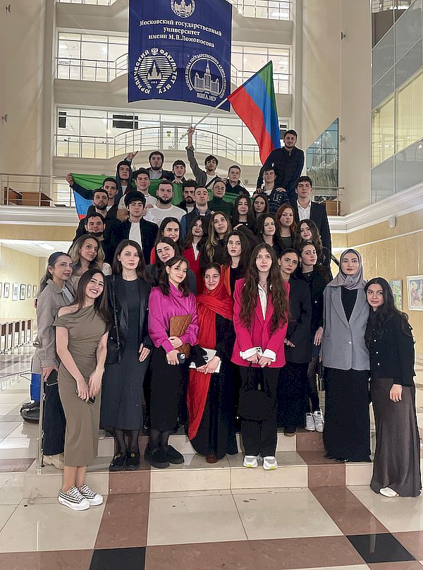 Дагестанские студенты красочно представили экспозицию Республики Дагестан в рамках фестиваля «Диалог культур» в МГУ им. М.В. Ломоносова