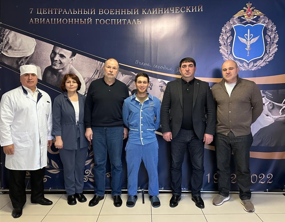 Представитель Постпредства навестил в госпитале военнослужащего ВС РФ из Дагестана Закарью Алиева