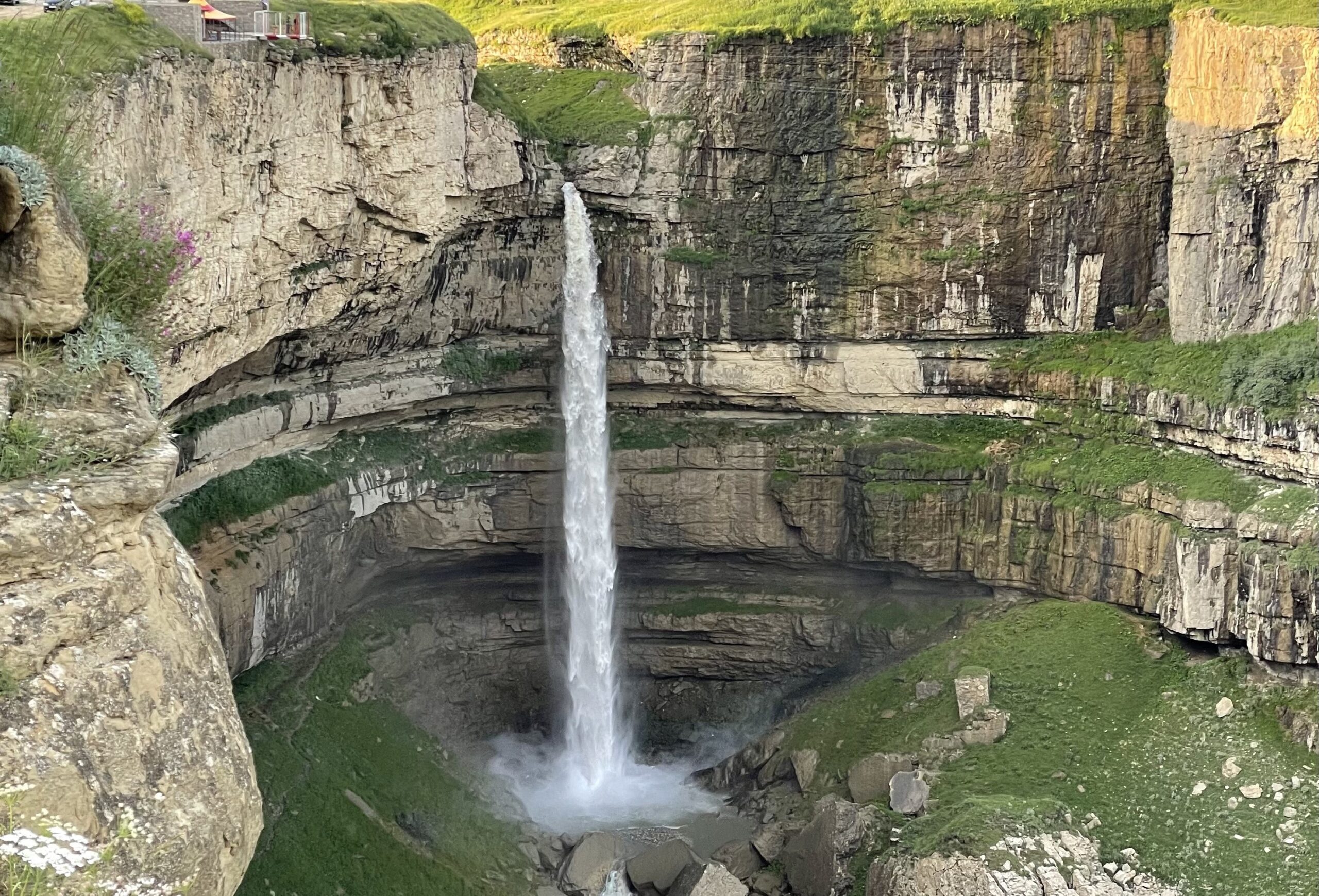 ВОДОПАД ТОБОТ